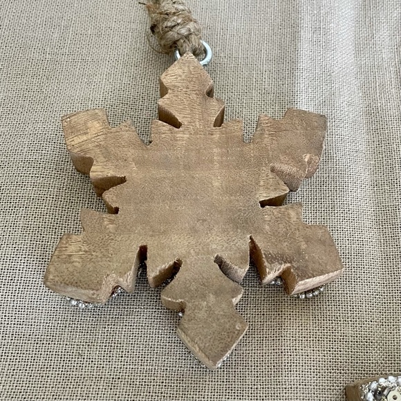 Wood snowflake ornaments. Handmade ornaments - Picture 4 of 6